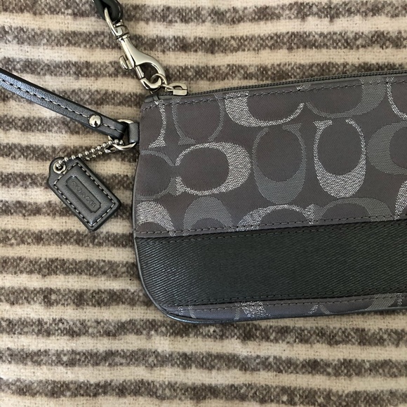 NWOT COACH WRISTLET - Picture 2 of 3